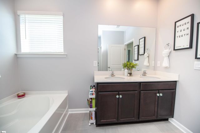 303 Splendid Place, Simpsonville, SC 29680