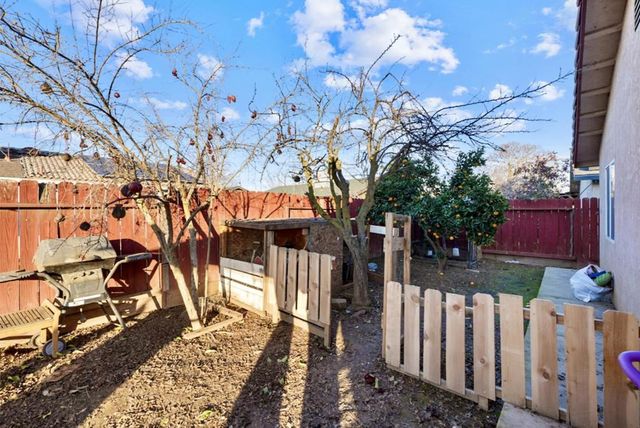 15 E San Pedro Street, Merced, CA 95341