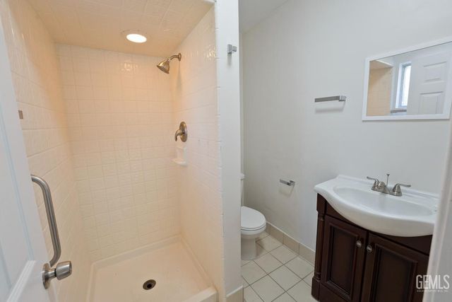 331 Francis Street, Bakersfield, CA 93308