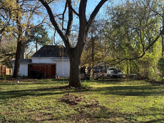 411 W Hester Street, Sherman, TX 75090