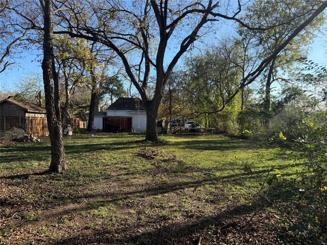 411 W Hester Street, Sherman, TX 75090