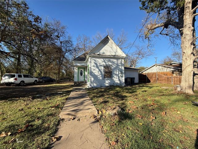 411 W Hester Street, Sherman, TX 75090