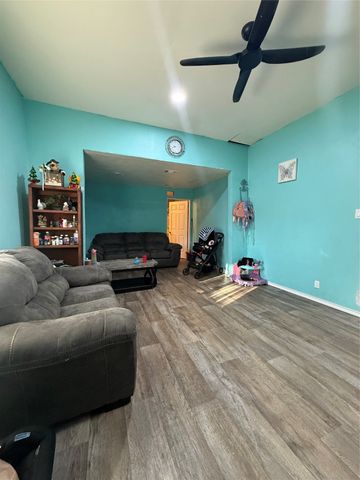 411 W Hester Street, Sherman, TX 75090