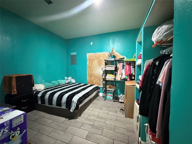 411 W Hester Street, Sherman, TX 75090