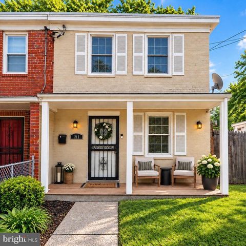 211 55TH ST NE, Washington, DC 20019