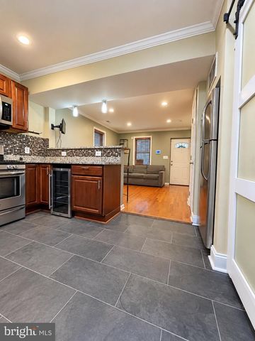 211 55TH ST NE, Washington, DC 20019