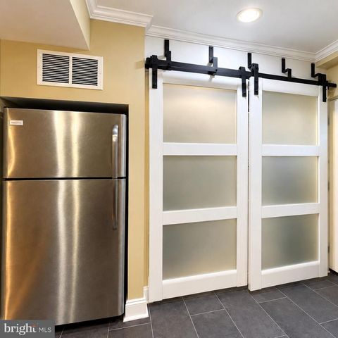 211 55TH ST NE, Washington, DC 20019