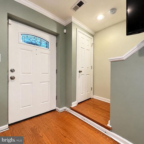 211 55TH ST NE, Washington, DC 20019