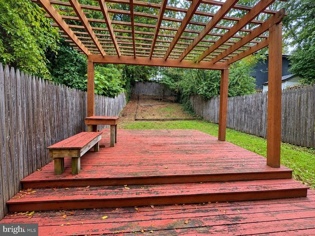 211 55TH ST NE, Washington, DC 20019