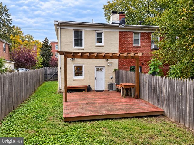 211 55TH ST NE, Washington, DC 20019