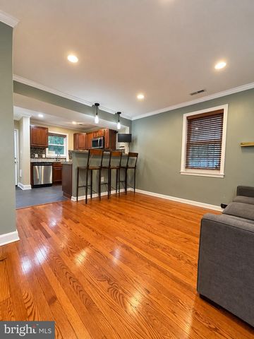 211 55TH ST NE, Washington, DC 20019
