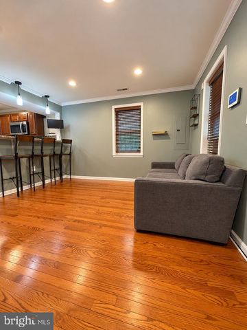 211 55TH ST NE, Washington, DC 20019