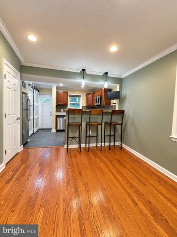 211 55TH ST NE, Washington, DC 20019