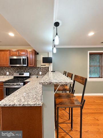 211 55TH ST NE, Washington, DC 20019
