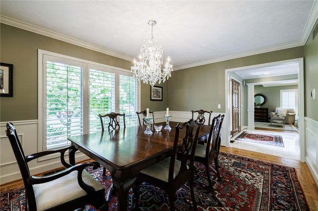 8 Folkestone Lane, Penfield, NY 14526