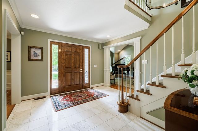 8 Folkestone Lane, Penfield, NY 14526
