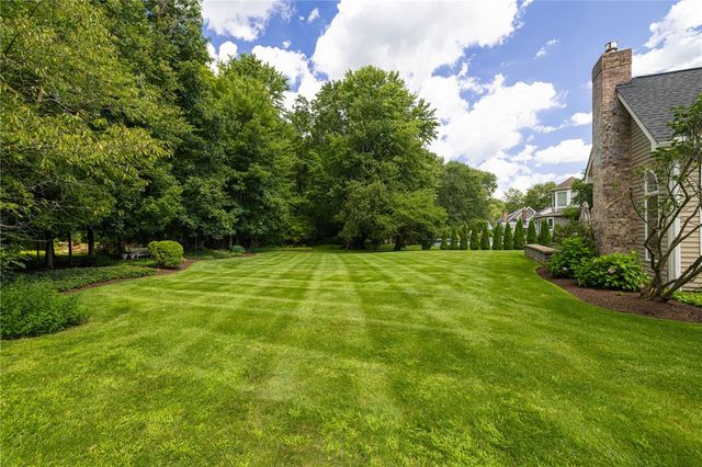 8 Folkestone Lane, Penfield, NY 14526