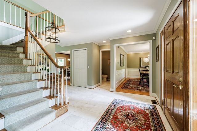 8 Folkestone Lane, Penfield, NY 14526