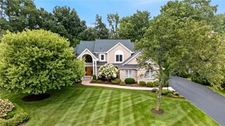 8 Folkestone Lane, Penfield, NY 14526