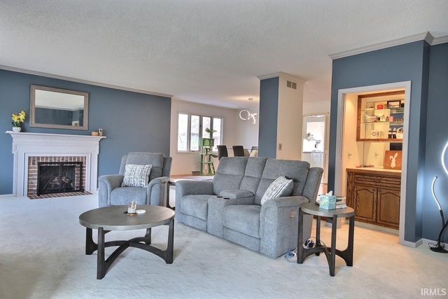 6736 Covington Creek Trail, Fort Wayne, IN 46804