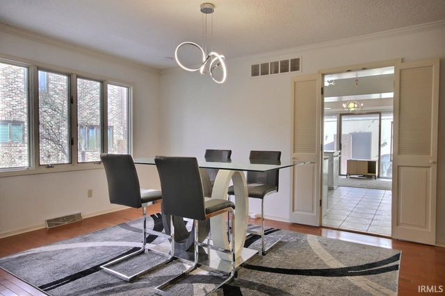 6736 Covington Creek Trail, Fort Wayne, IN 46804