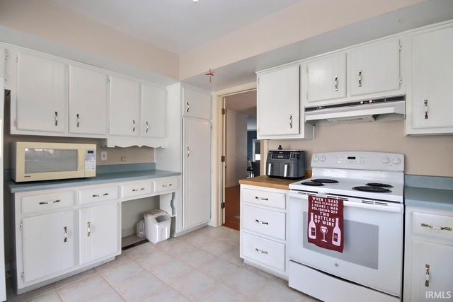 6736 Covington Creek Trail, Fort Wayne, IN 46804