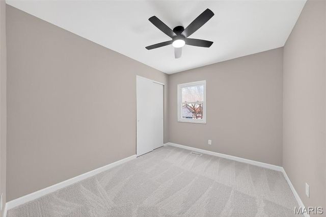 5881 Sir Edward Lane, Florissant, MO 63033