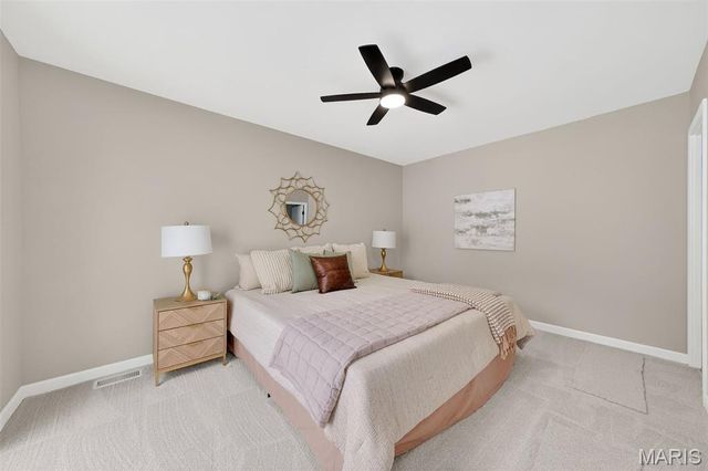 5881 Sir Edward Lane, Florissant, MO 63033