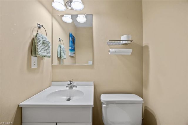 6156 Brinkley Park Drive, Belews Creek, NC 27009
