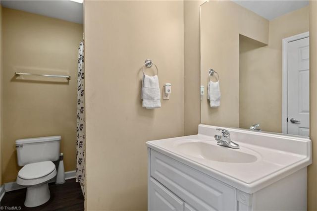 6156 Brinkley Park Drive, Belews Creek, NC 27009