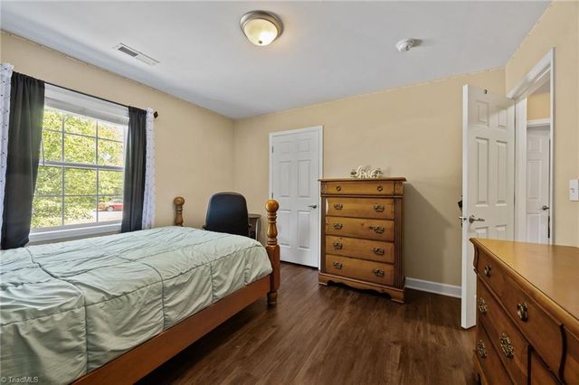 6156 Brinkley Park Drive, Belews Creek, NC 27009