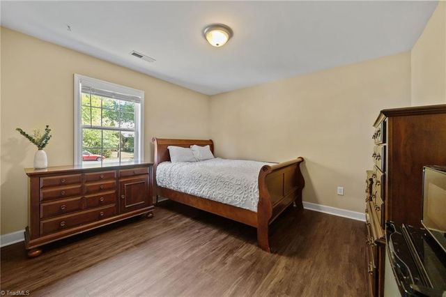 6156 Brinkley Park Drive, Belews Creek, NC 27009
