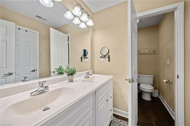 6156 Brinkley Park Drive, Belews Creek, NC 27009