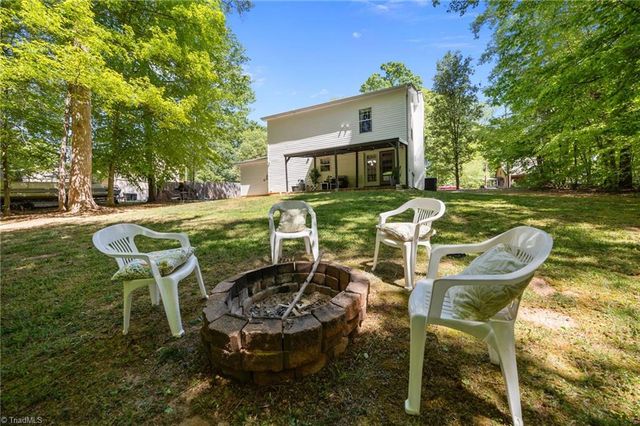 6156 Brinkley Park Drive, Belews Creek, NC 27009