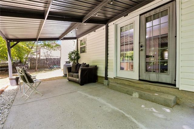 6156 Brinkley Park Drive, Belews Creek, NC 27009