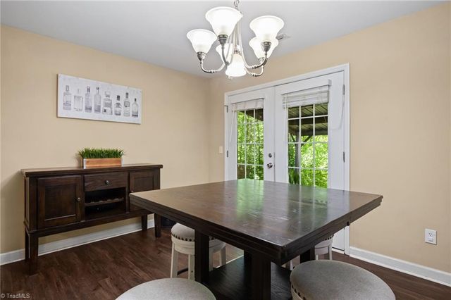 6156 Brinkley Park Drive, Belews Creek, NC 27009