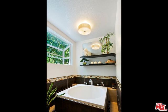 4460 San Andreas Avenue, Los Angeles, CA 90065