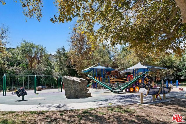 4460 San Andreas Avenue, Los Angeles, CA 90065