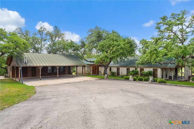 5055 Wayside Drive, Wimberley, TX 78676