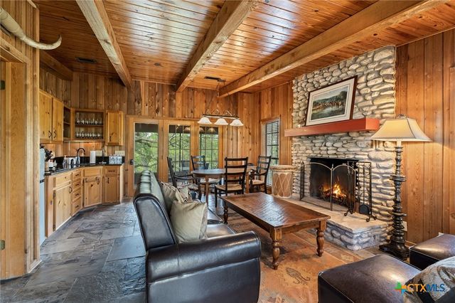5055 Wayside Drive, Wimberley, TX 78676