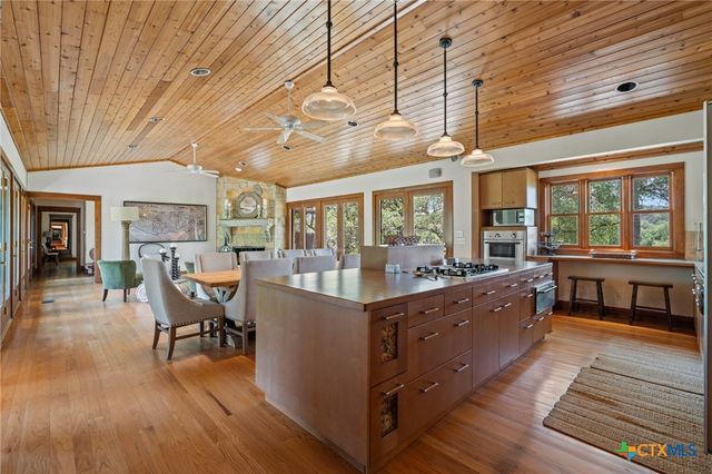 5055 Wayside Drive, Wimberley, TX 78676