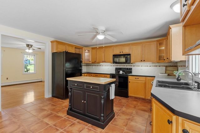 25 Slack Brook Rd, Leominster, MA 01453