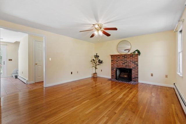 25 Slack Brook Rd, Leominster, MA 01453