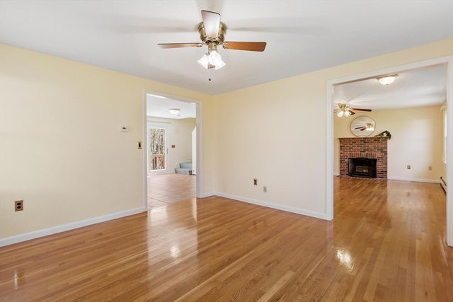 25 Slack Brook Rd, Leominster, MA 01453