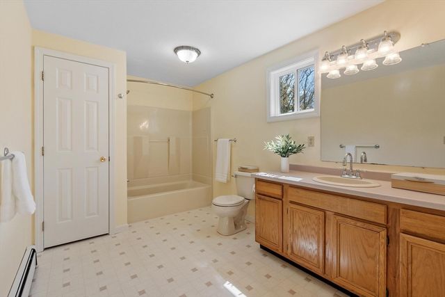 25 Slack Brook Rd, Leominster, MA 01453