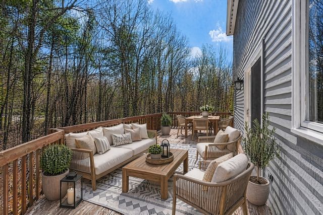 25 Slack Brook Rd, Leominster, MA 01453