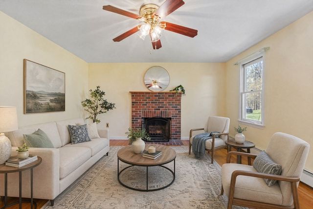 25 Slack Brook Rd, Leominster, MA 01453