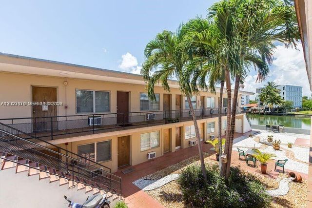 8220 Byron Ave 5, Miami Beach, FL 33141