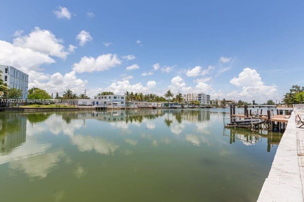 8220 Byron Ave 5, Miami Beach, FL 33141