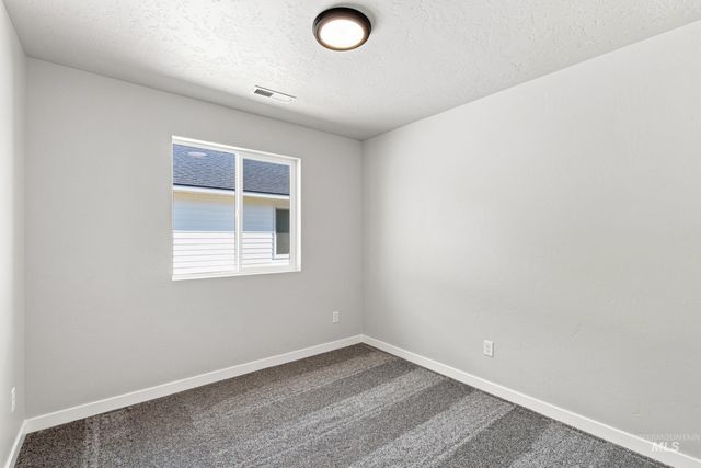 240 N Tideberry Ave, Kuna, ID 83634